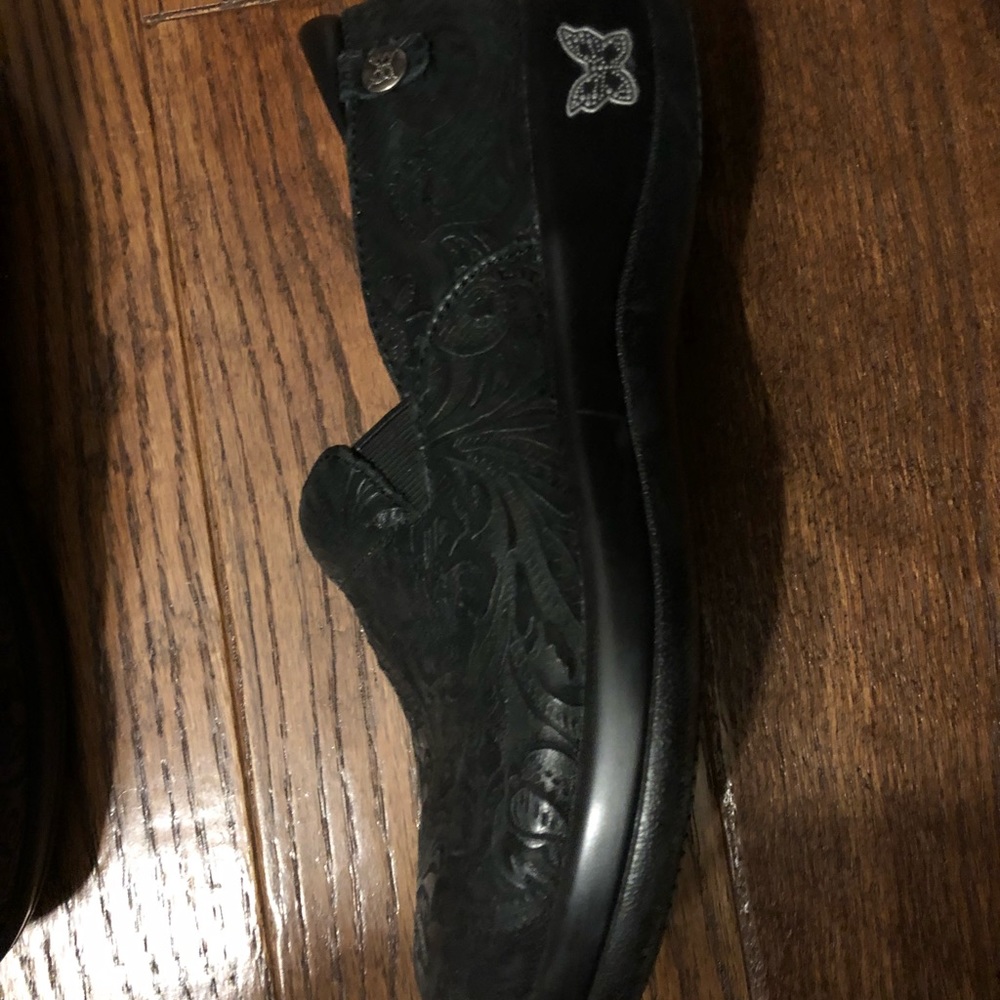 Shoes - Picture 3 of 3